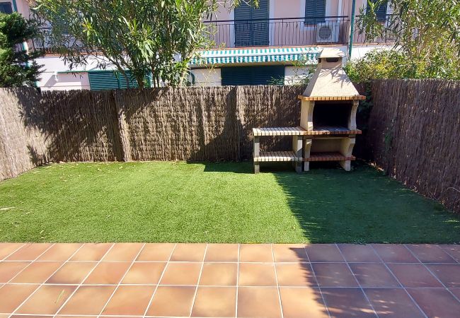 Jardín privado con barbacoa Casa en Torroella de Montgri - Casa Villa Mas Pinell 7