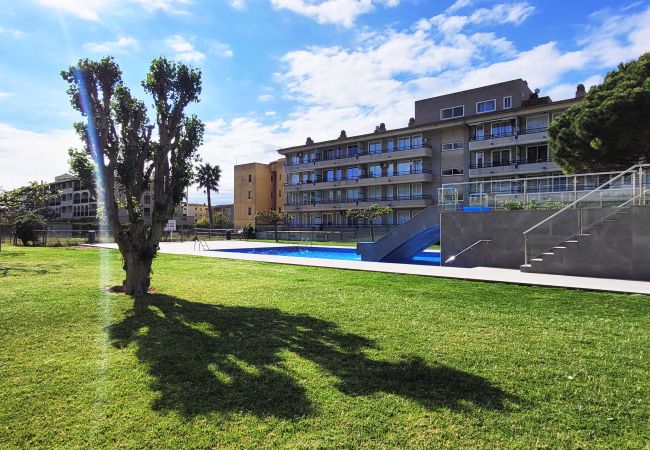 Piscina comunitaria con tobogan L'Estartit