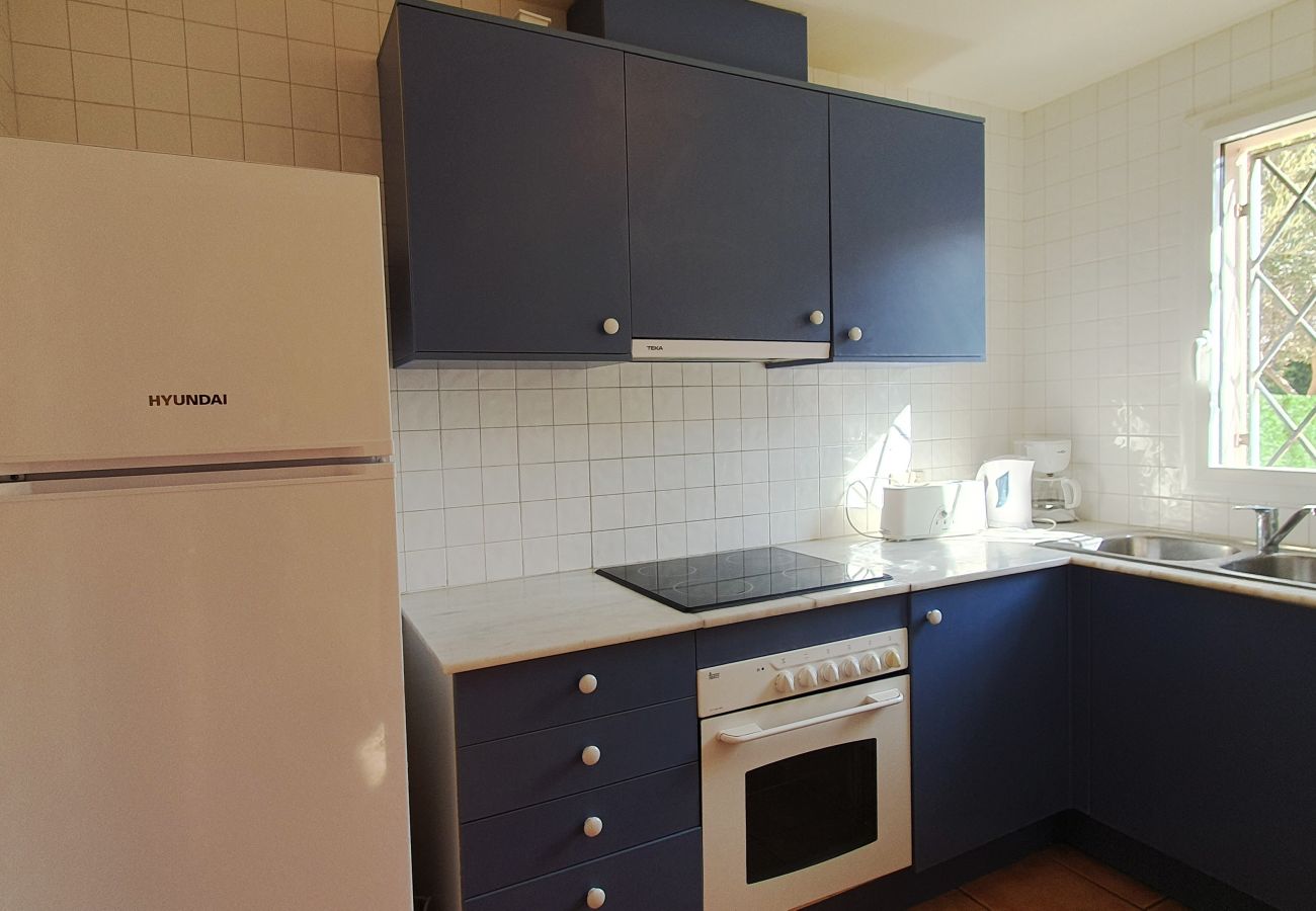 Cuina amb vitroceramica, rentaplats, microones Cuina amb vitroceramica, rentaplats, microones