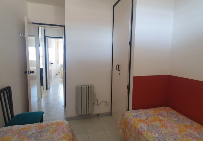 Apartament en Estartit - Blaumar  A33 vista a la piscina Apartament en Estartit - Blaumar  A33 vista a la piscina
