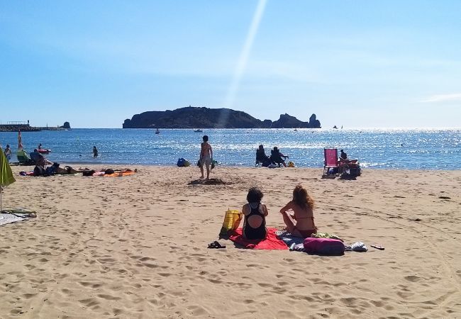 Ferienwohnung in Estartit - Blaumar   A33 Blick auf den Pool Ferienwohnung in Estartit - Blaumar   A33 Blick auf den Pool