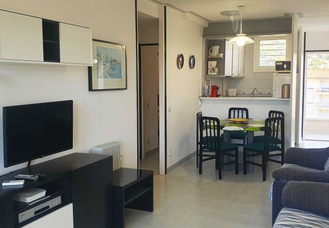 Ferienwohnung in Estartit - Blaumar   A33 Blick auf den Pool Ferienwohnung in Estartit - Blaumar   A33 Blick auf den Pool