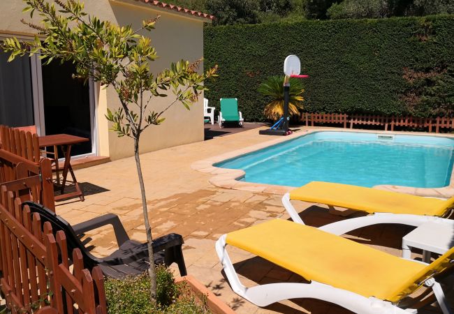 Private pool with sun loungers