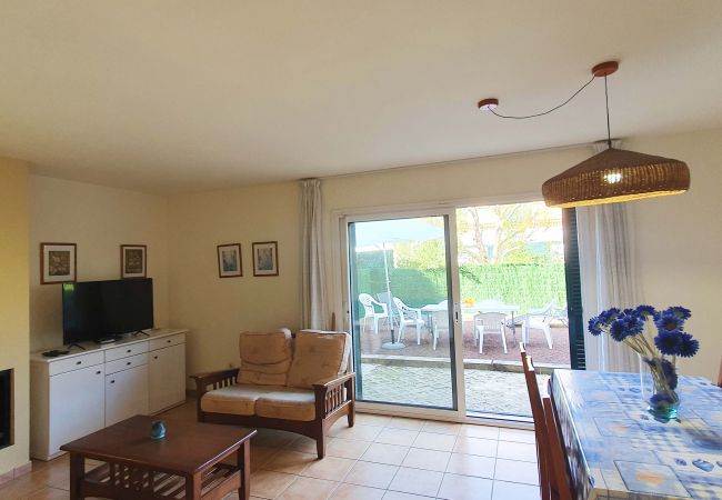 View of the dining room with access to the garden with volcanic stone View of the dining room with access to the garden with volcanic stone