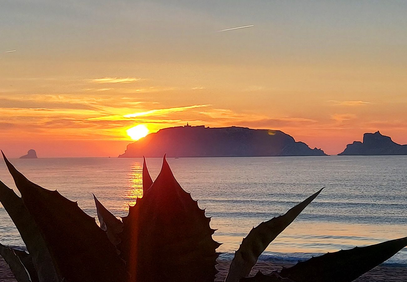 Lever de soleil sur la plage de L'Estartit Lever de soleil sur la plage de L'Estartit